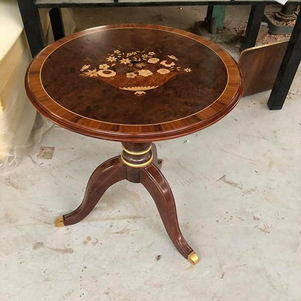 Bàn trà nhỏ tròn mặt hoa văn khảm gỗ