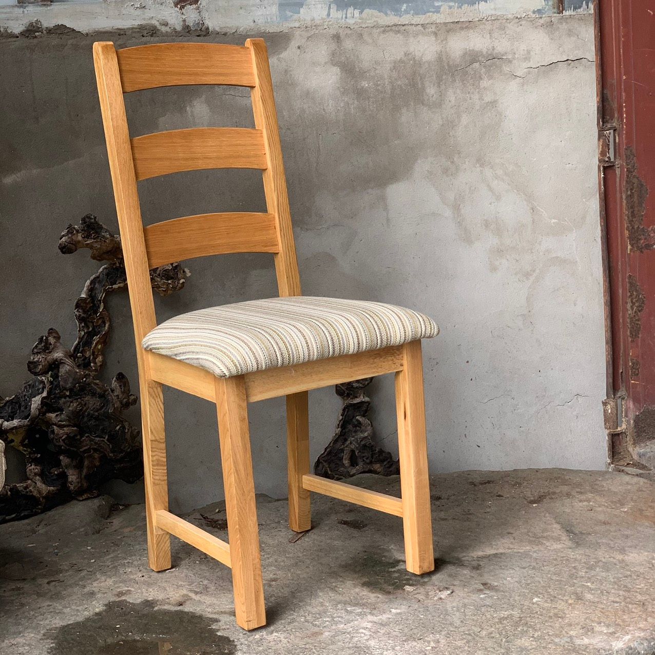 Ghế ăn gỗ sồi bọc nệm