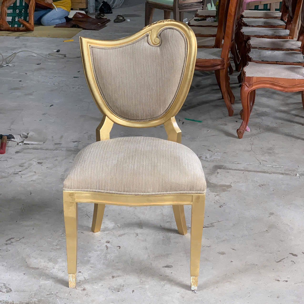 GHẾ ĂN CỔ ĐIỂN