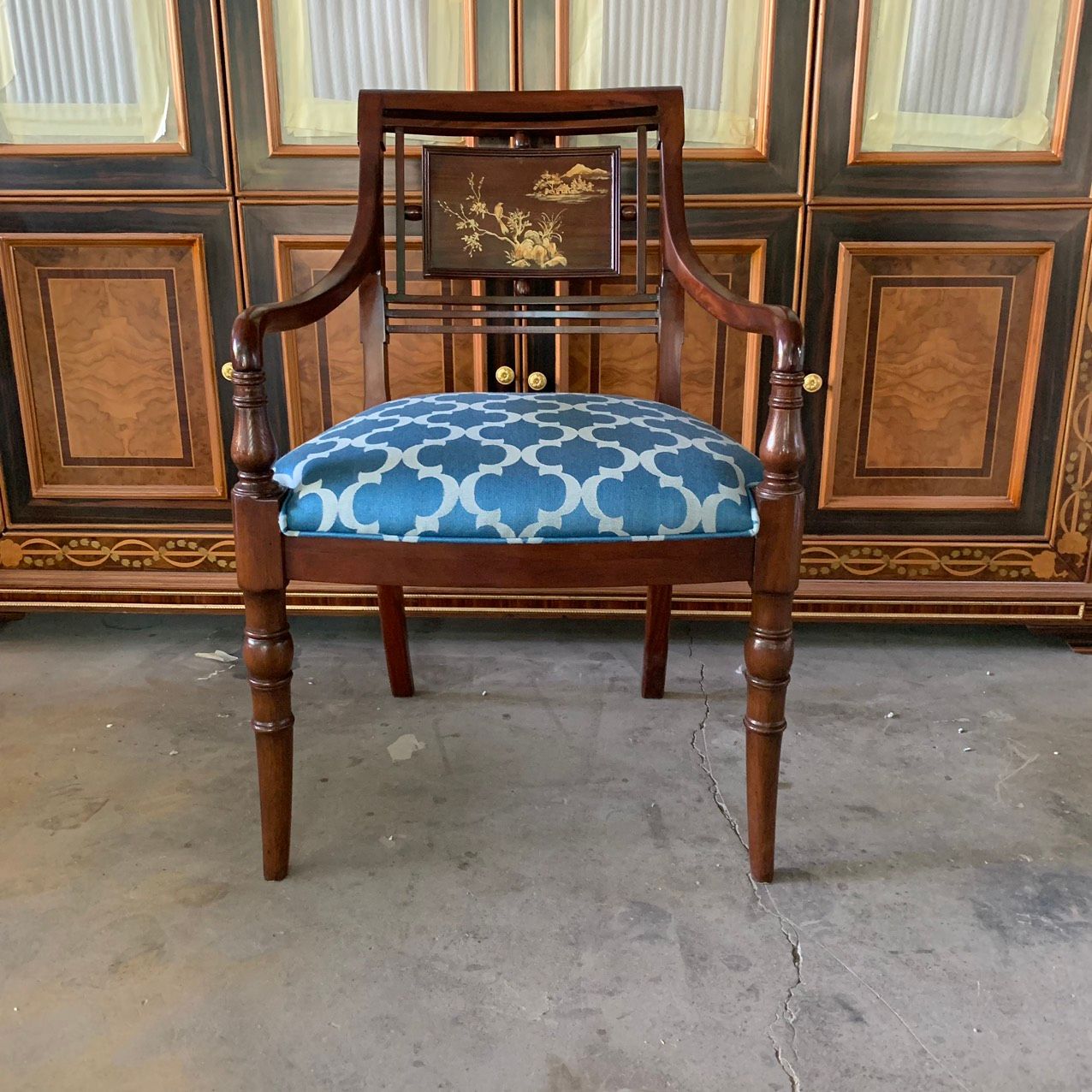 LAVINIA ARMCHAIR