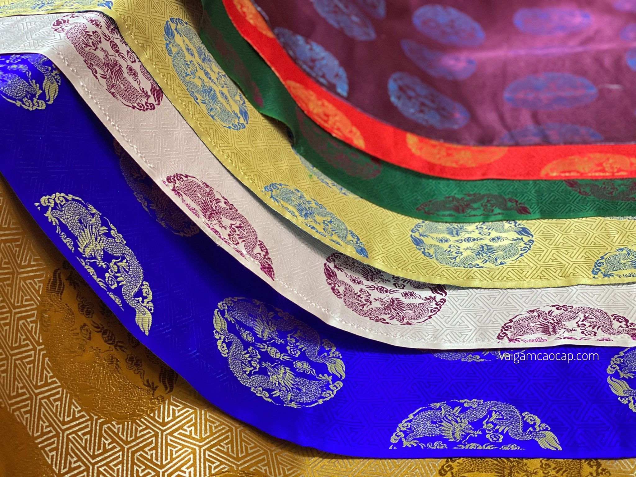 Gấm Song Long