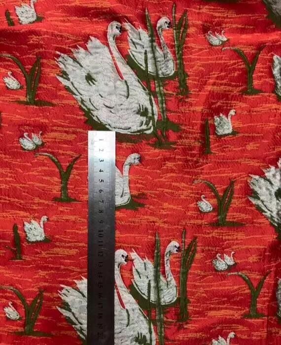Vải Gấm Hạc đỏ nhỏ - HẾT