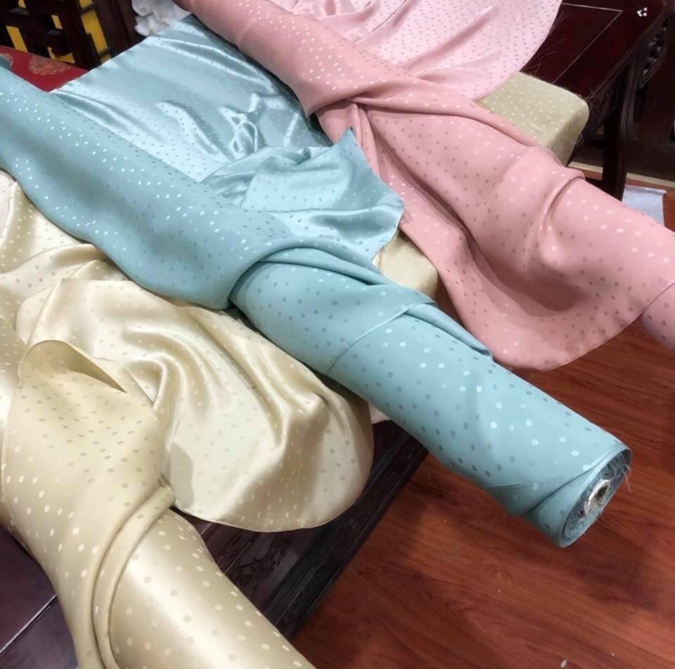 Lụa tơ tằm chấm bi - HẾT