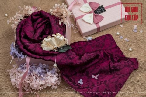  Set khăn lụa và hoa cài áo - HẾT 