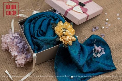 Set khăn lụa và hoa cài áo - HẾT 