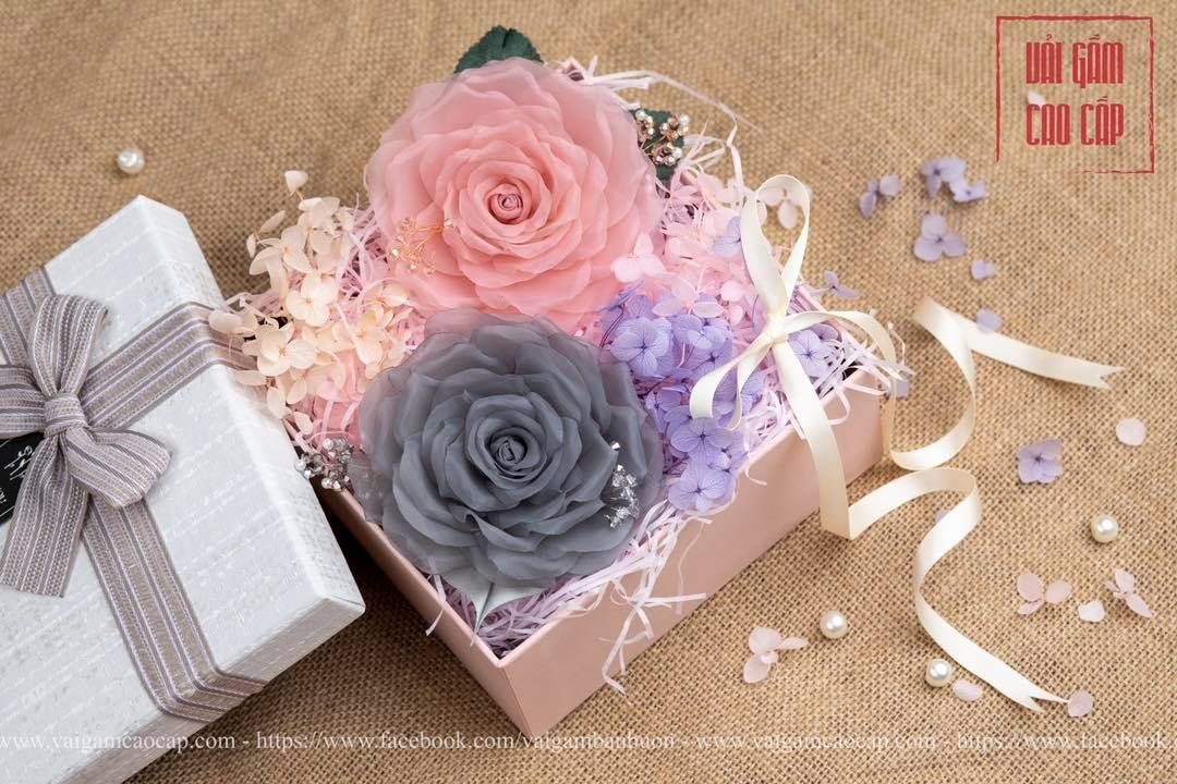 Set quà tặng hoa cài áo