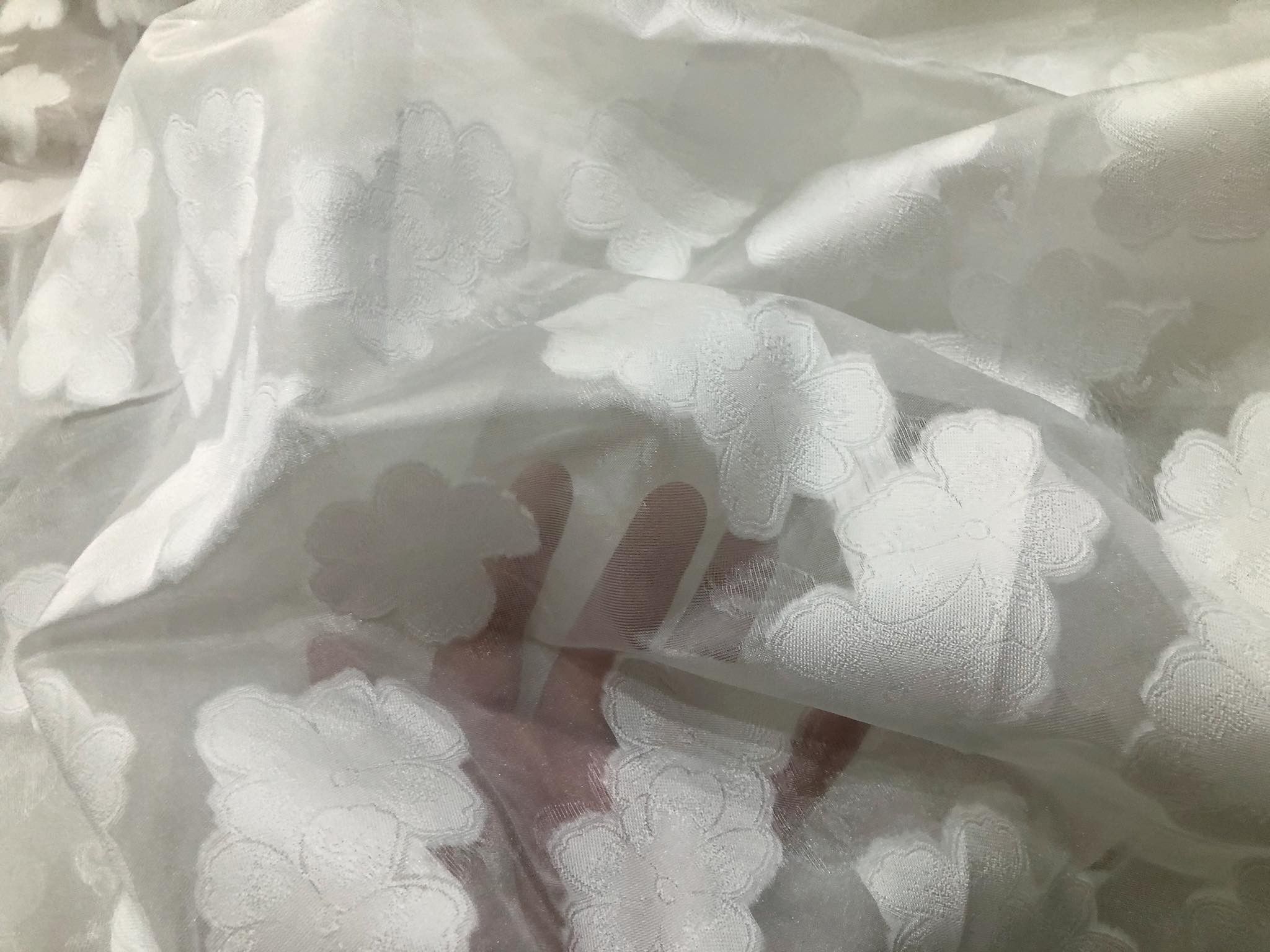 Tơ Organza Thêu Trắng - HẾT