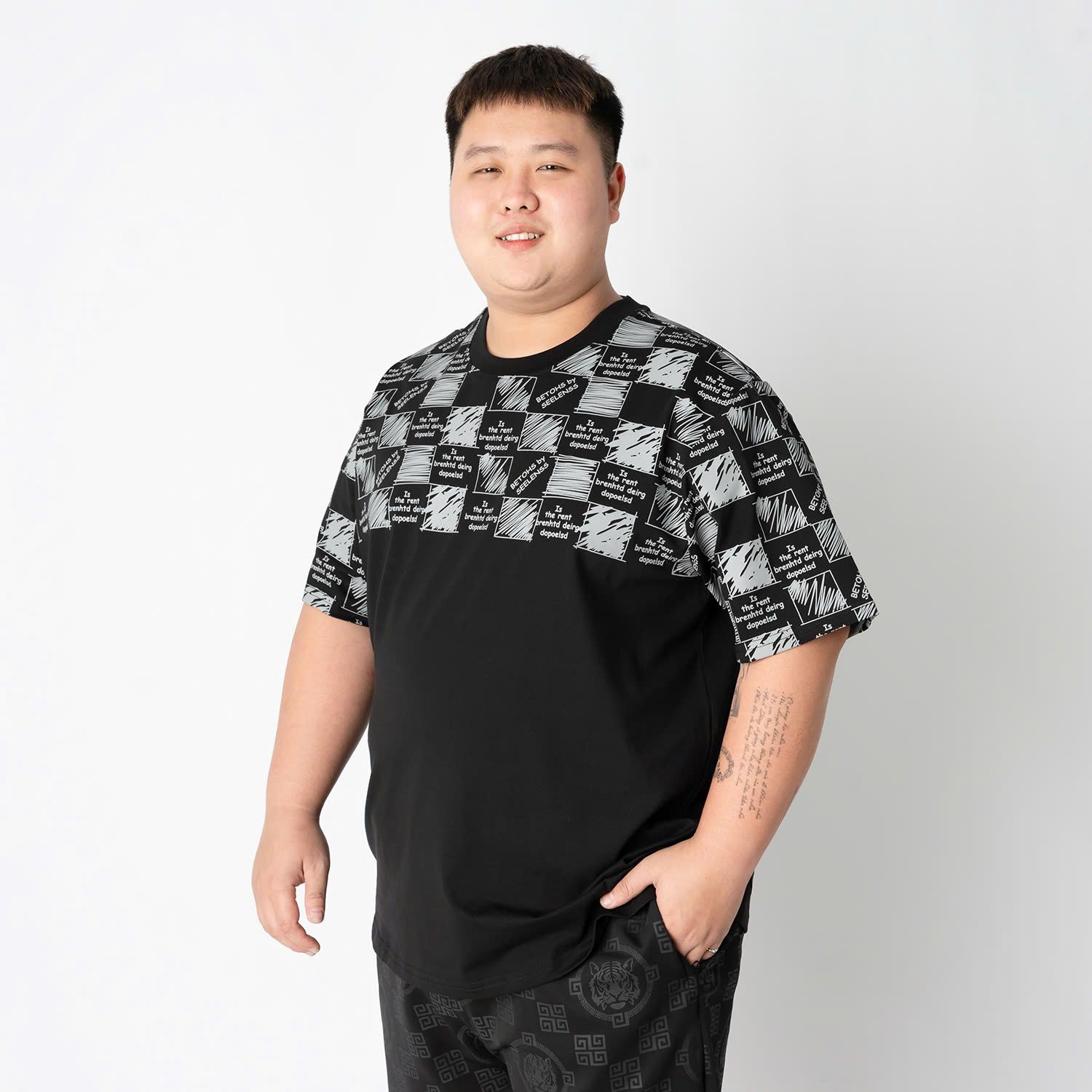 Áo Thun Đen Big Size Nam In Caro