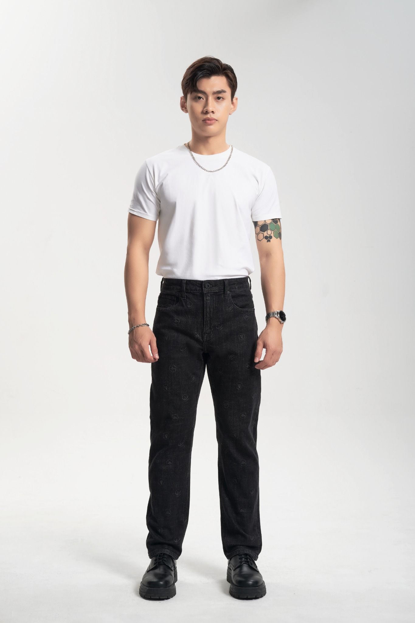 Quần Jeans Nam Dáng Suông Họa Tiết Monogram V-SIXTYFOUR. V-SIXTYFOUR Monogram Straight Jeans - 222MD4083F5