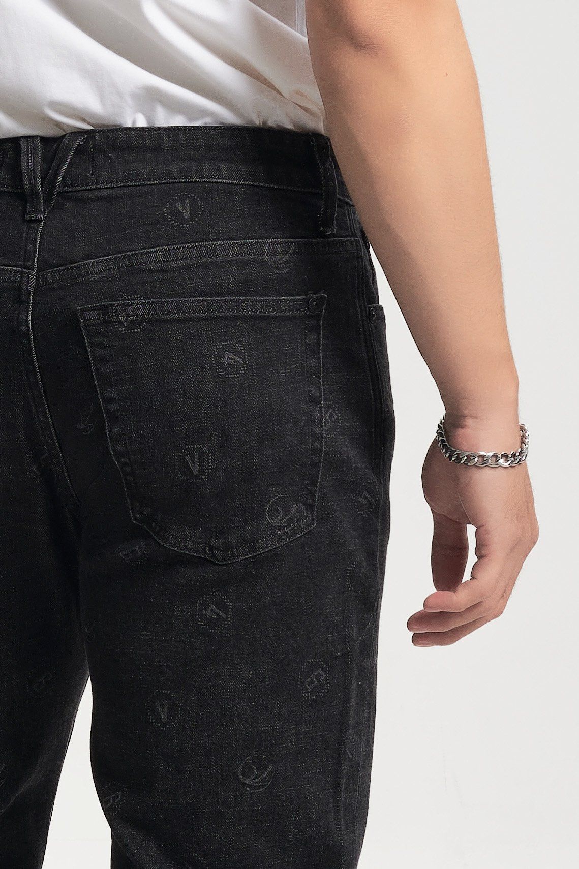 Quần Jeans Nam Dáng Suông Họa Tiết Monogram V-SIXTYFOUR. V-SIXTYFOUR Monogram Straight Jeans - 222MD4083F5