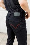 Quần Jeans Nam Dáng Slim Fit Màu Đen Phối Chỉ Đỏ. Red Thread Black Slim Fit Jeans - 222MD4082B1090