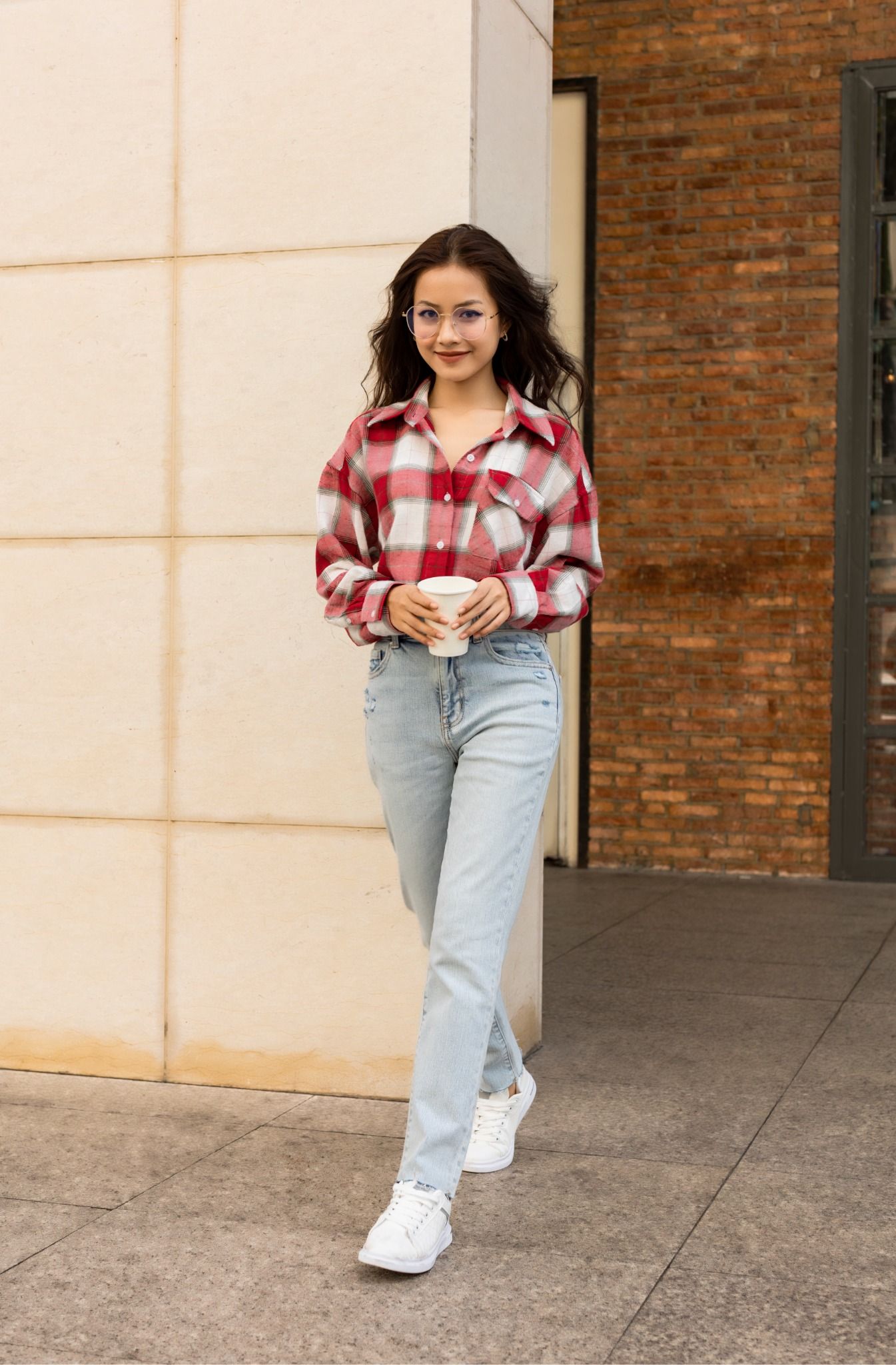 Quần Jeans Nữ Màu Xanh Sáng Dáng Đứng. Light Blue Straight Line Jeans - 222WD2083F1