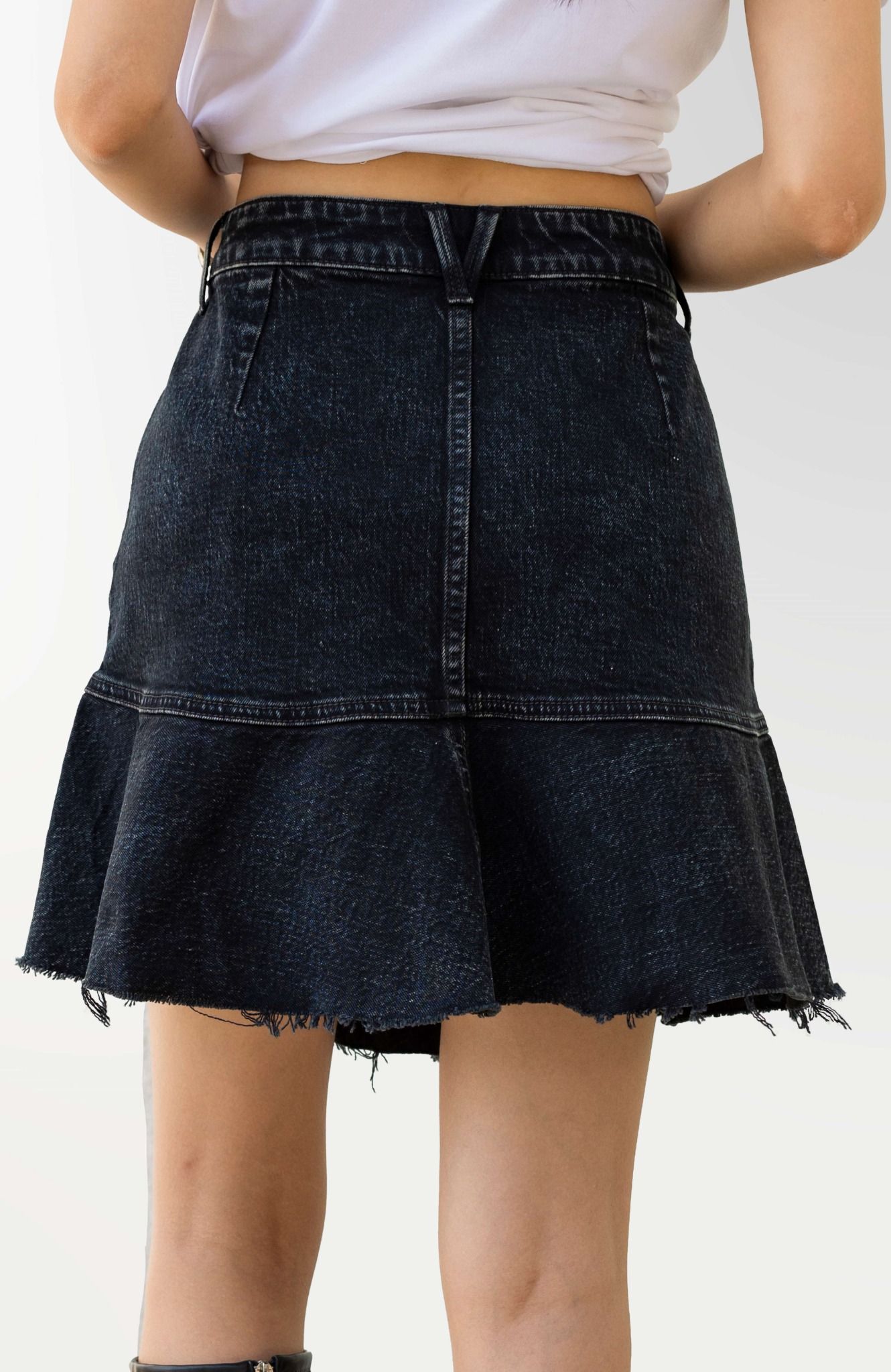 Váy Denim Dáng Xòe -  Black Denim Flare Skirt - 222WD1113F1