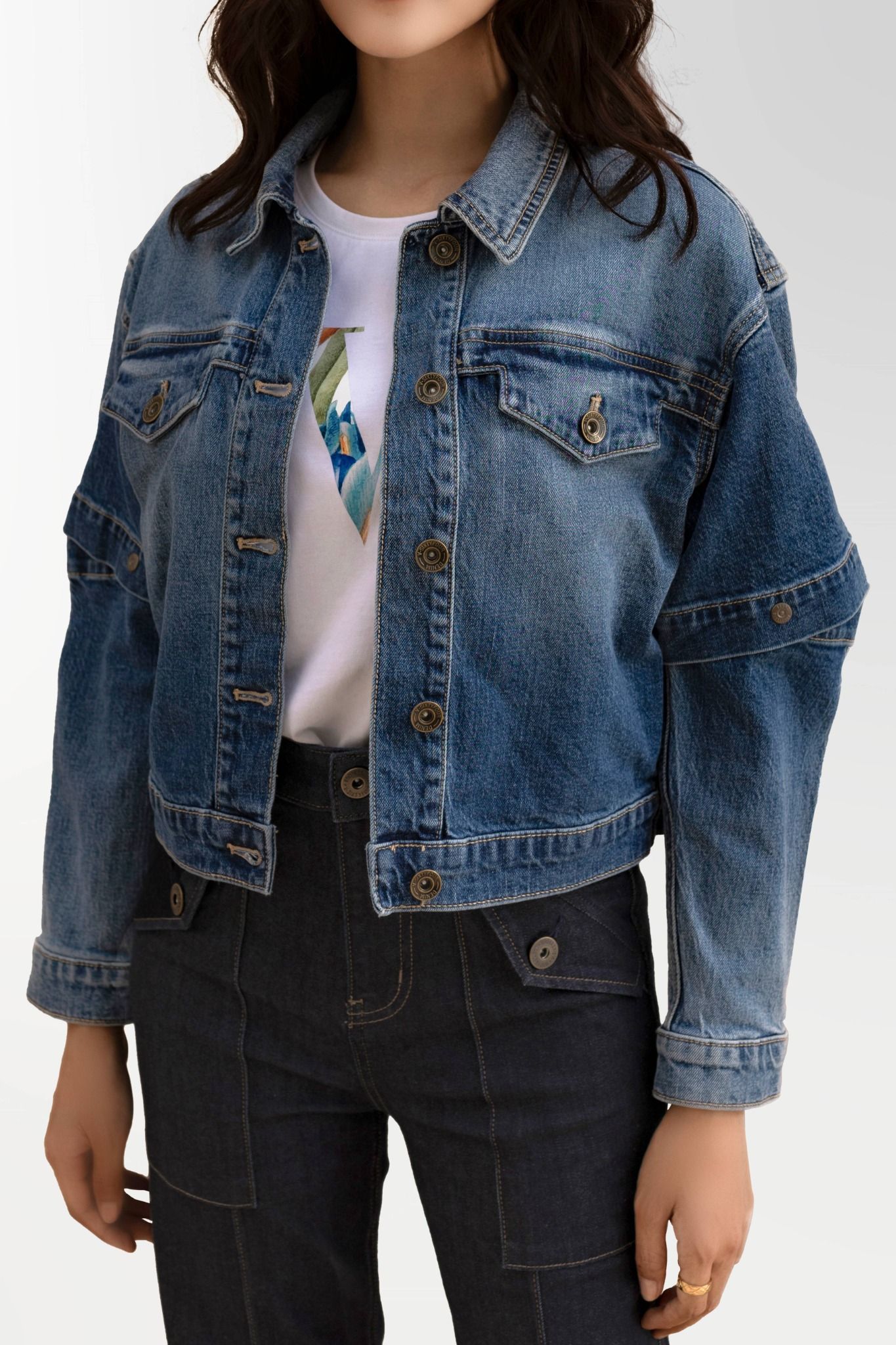 Áo Khoác Nữ Dáng Rộng Chi Tiết Tháo Tay Áo Tiện Dụng - Detachable Sleeve Bright Blue Women's Denim Jacket - 222WD2044F1930