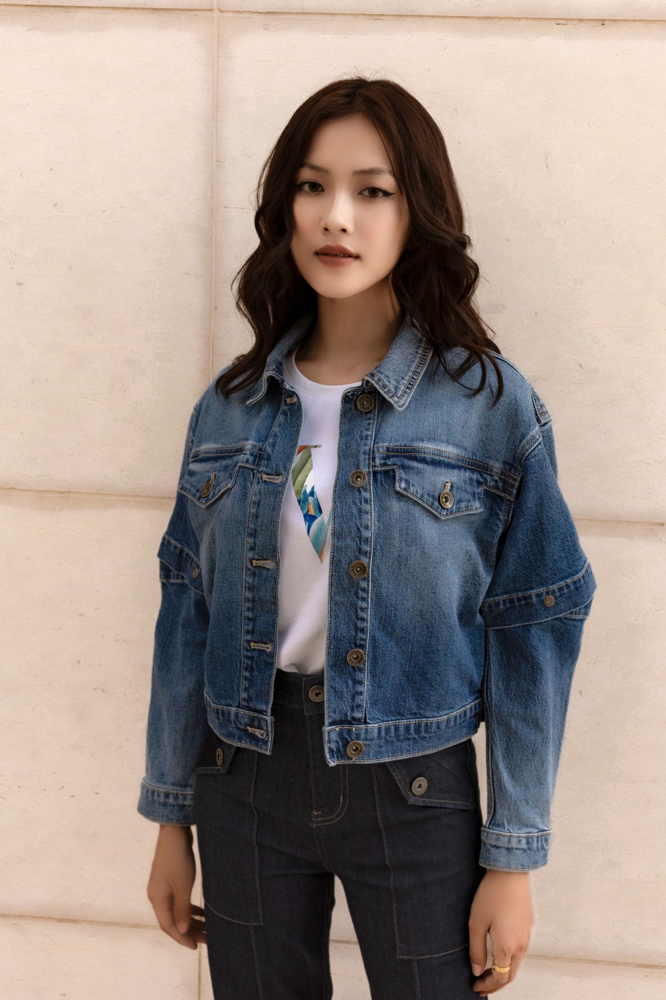 Áo Khoác Nữ Dáng Rộng Chi Tiết Tháo Tay Áo Tiện Dụng - Detachable Sleeve Bright Blue Women's Denim Jacket - 222WD2044F1930