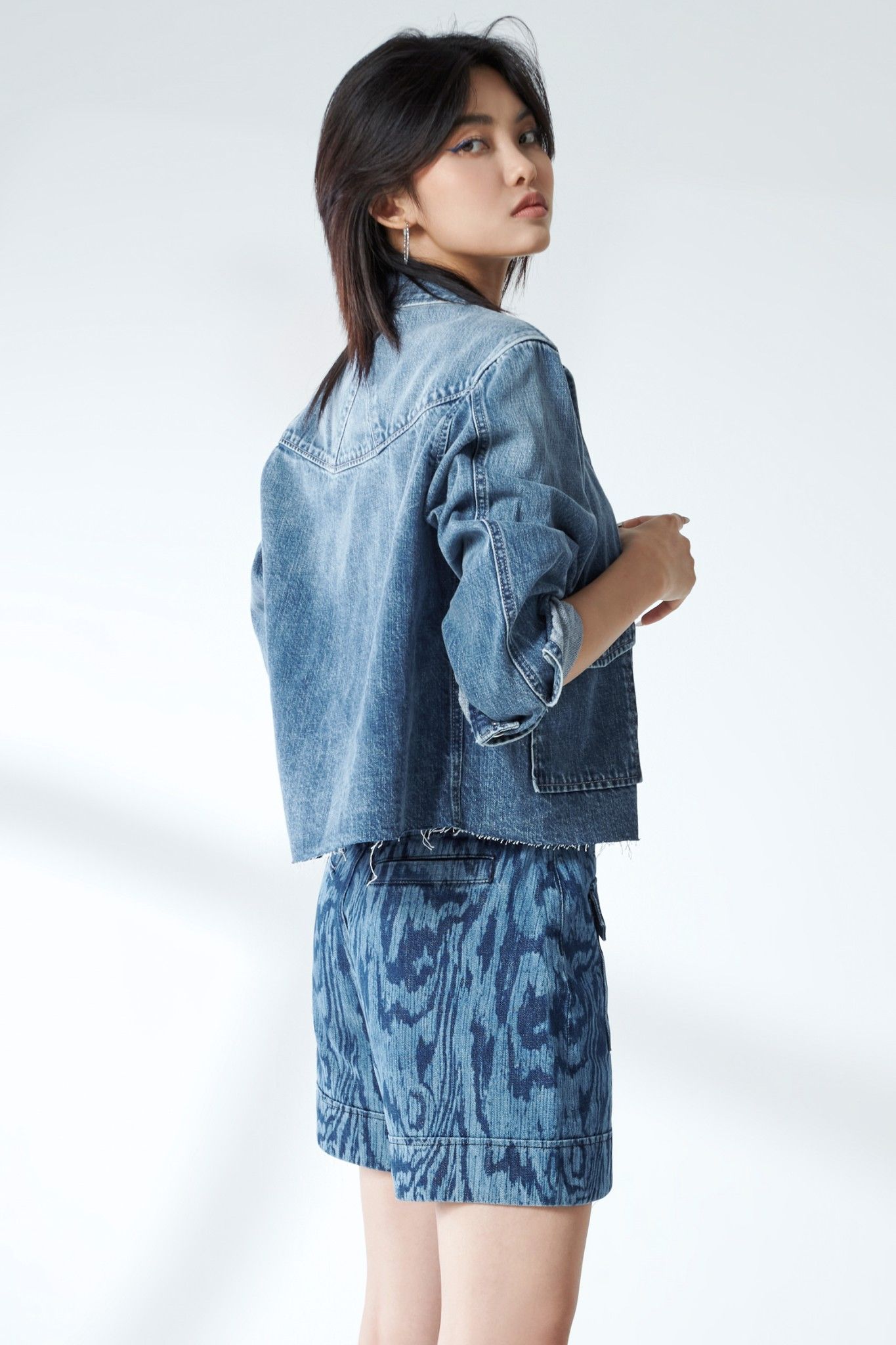 Áo Khoác Denim Thiết Kế Hình Học. Geometric Denim Jacket  - 220WD1044A2950