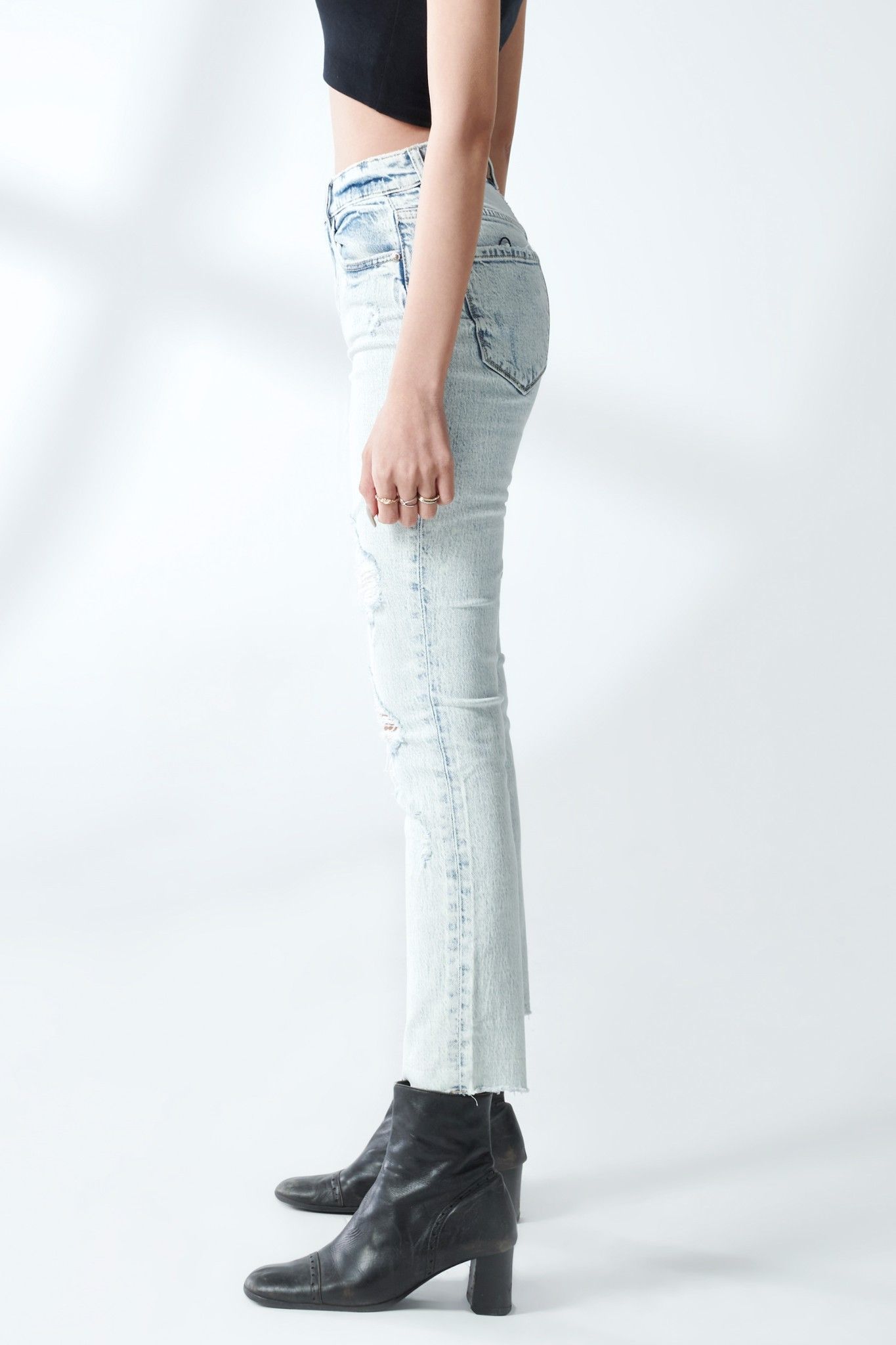 Quần jeans nữ dáng ôm vừa, rách gối. Slim Fit Ripped Jeans - 220WD1083F1