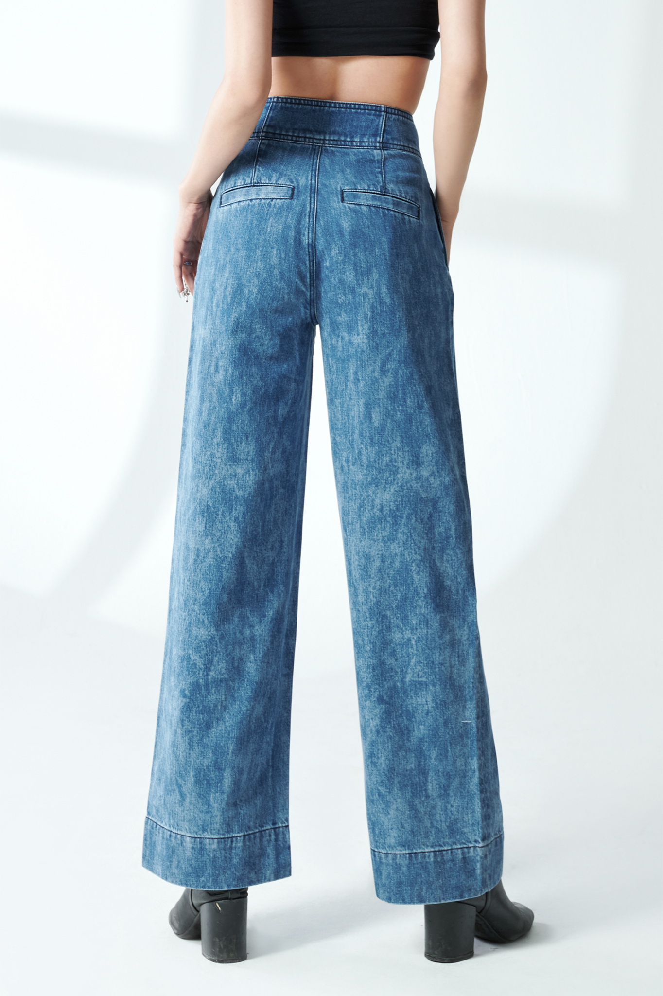 Quần jeans dài dáng loe. Marble Wash Flared Jeans - 220WD1084A1