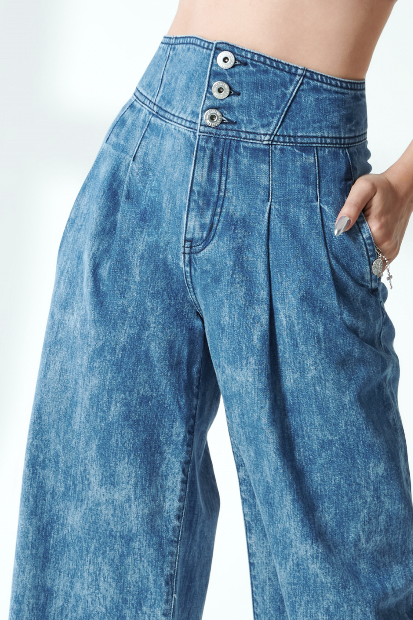 Quần jeans dài dáng loe. Marble Wash Flared Jeans - 220WD1084A1