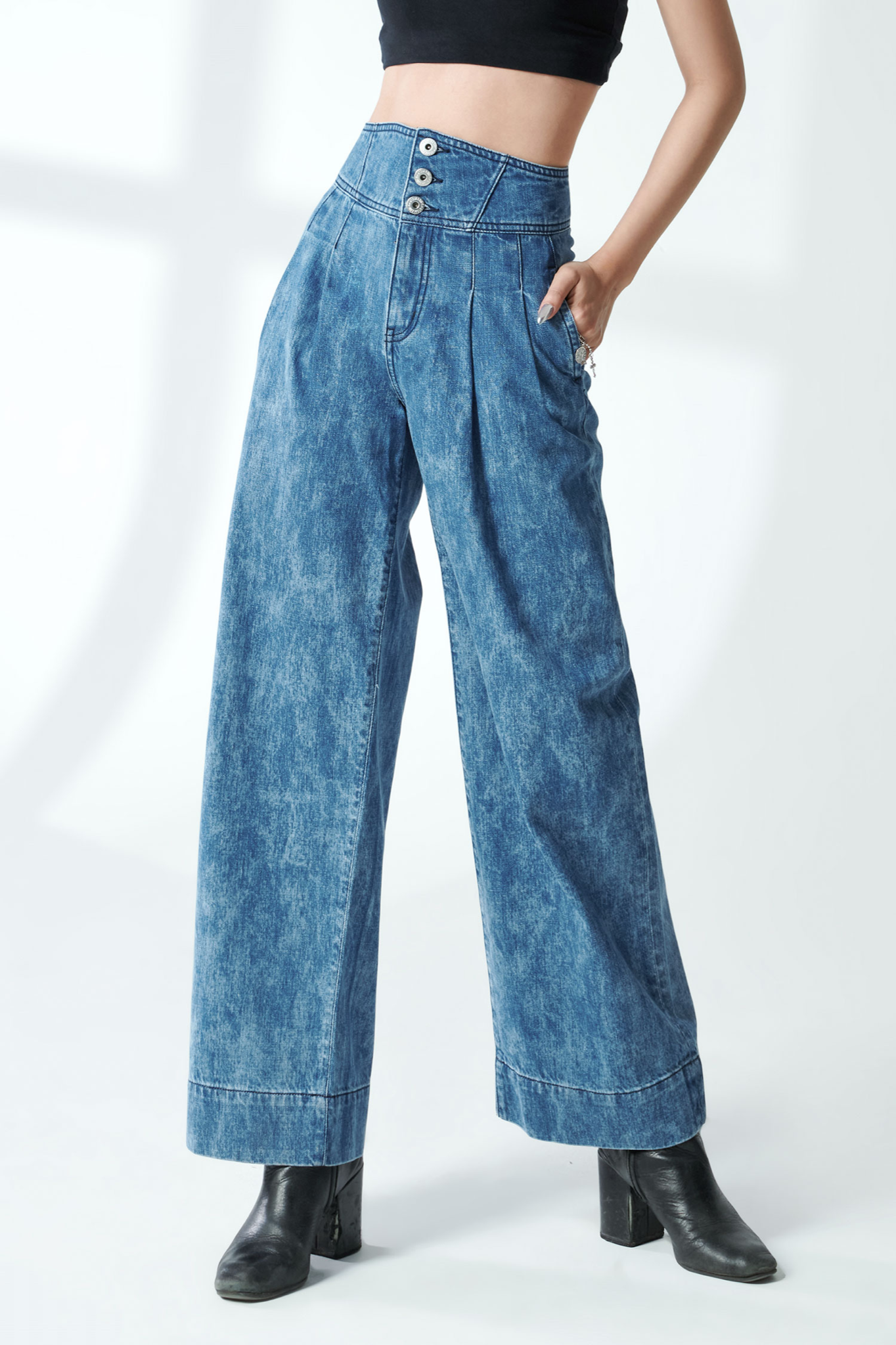 Quần jeans dài dáng loe. Marble Wash Flared Jeans - 220WD1084A1