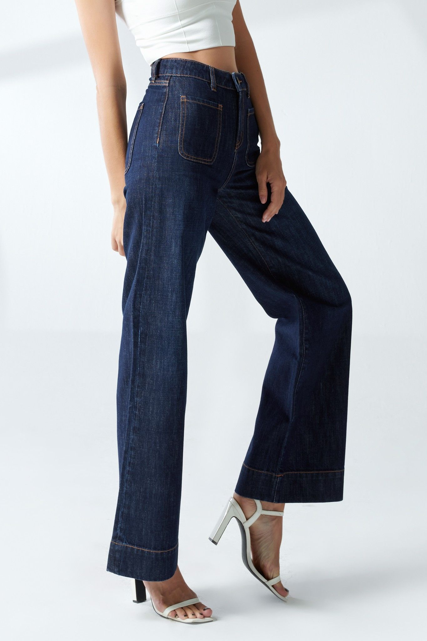 Quần jeans nữ dáng loe rộng. Premium Flared Jeans - 220WD1084P1