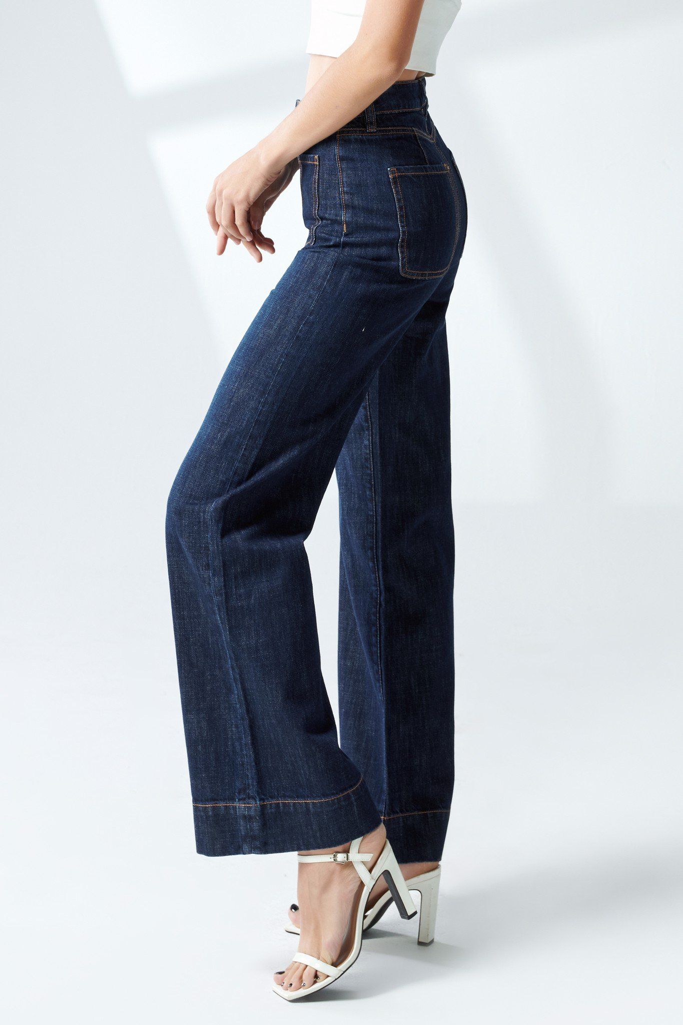 Quần jeans nữ dáng loe rộng. Premium Flared Jeans - 220WD1084P1