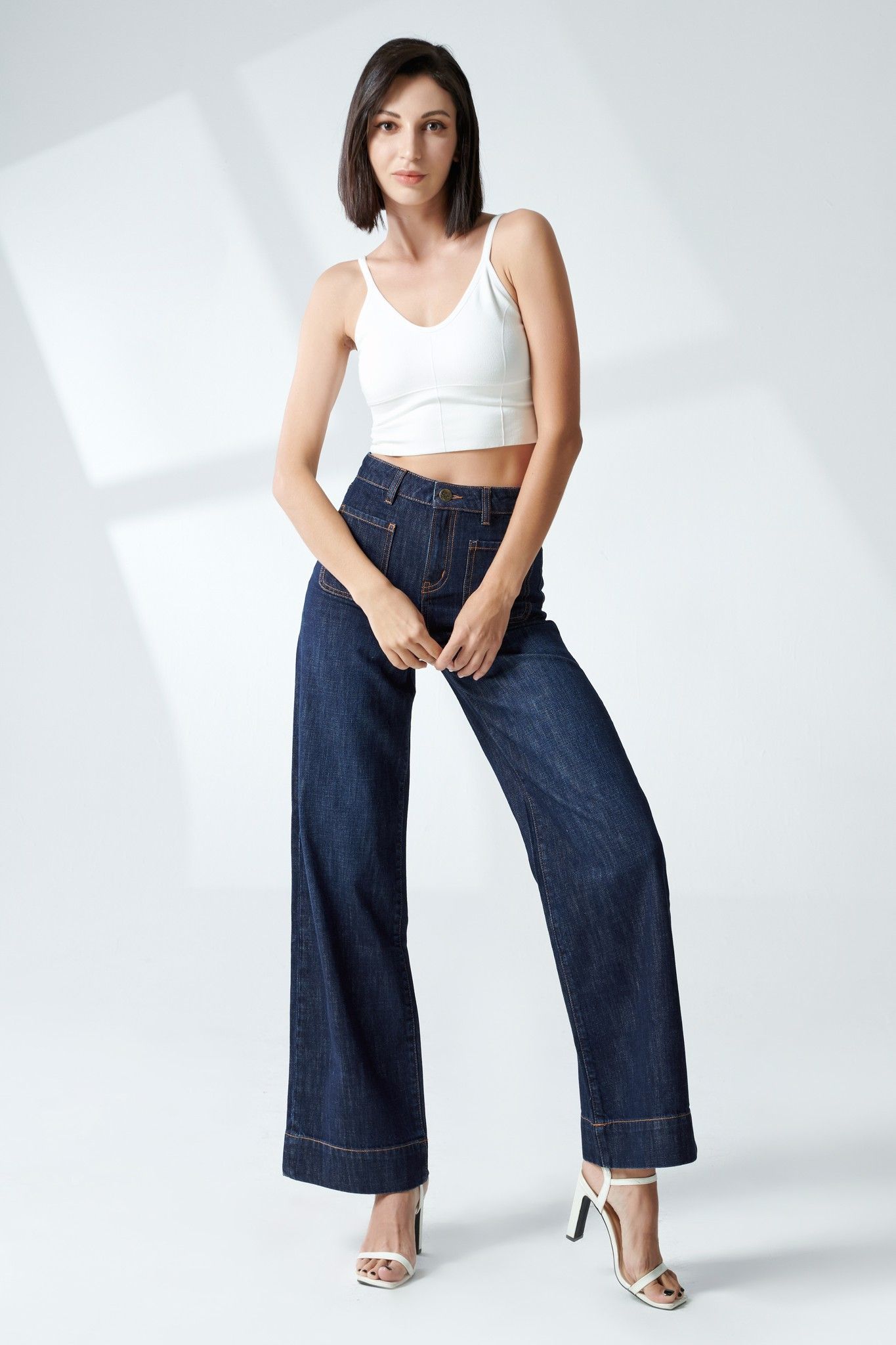 Quần jeans nữ dáng loe rộng. Premium Flared Jeans - 220WD1084P1