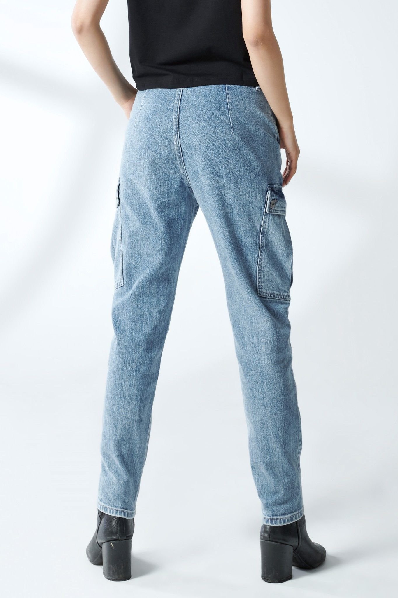 Quần jeans nữ dáng carrot túi hộp - 220WD1087A1