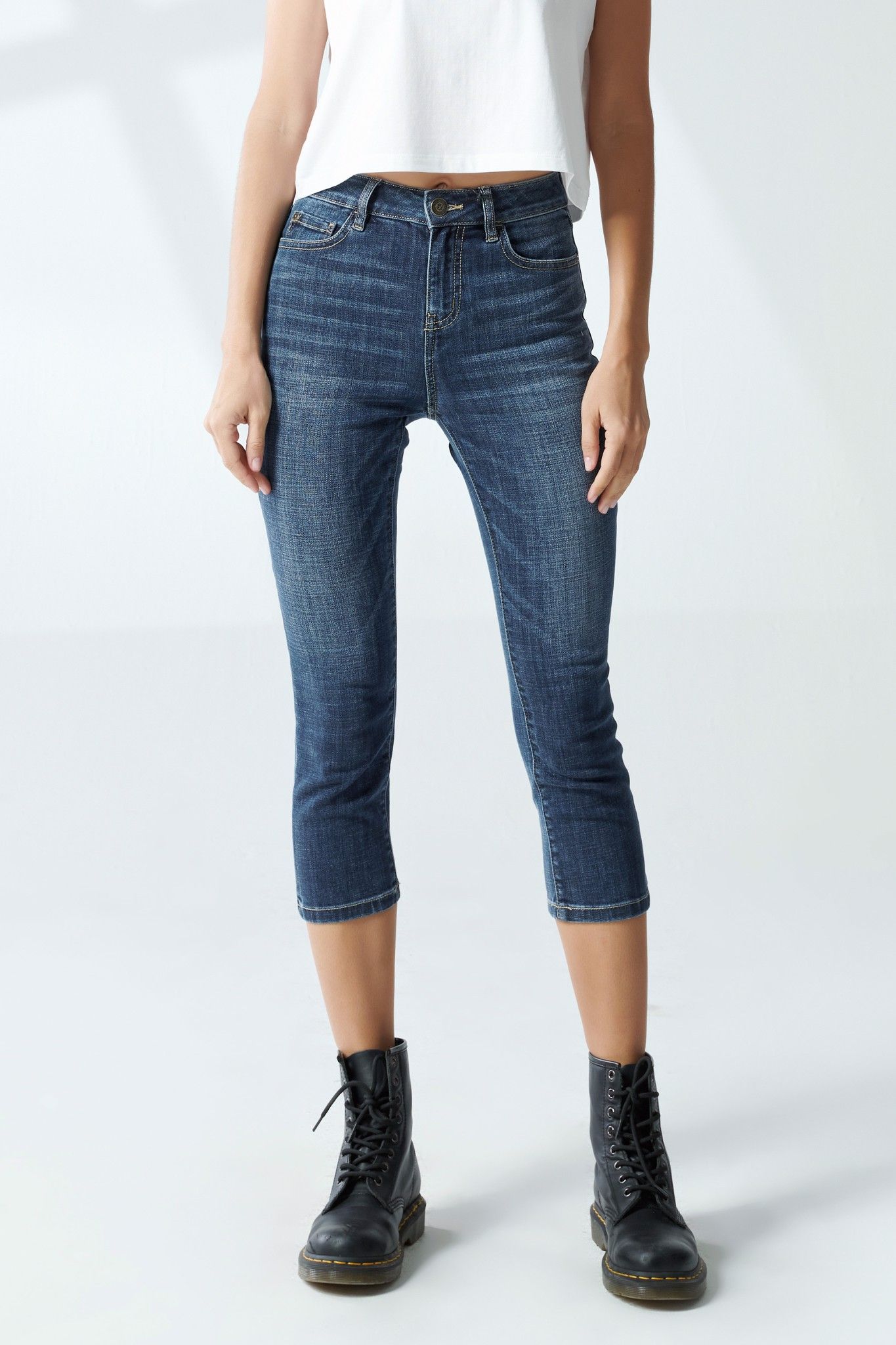 Quần jeans lửng dáng skinny - 220WD2091B2