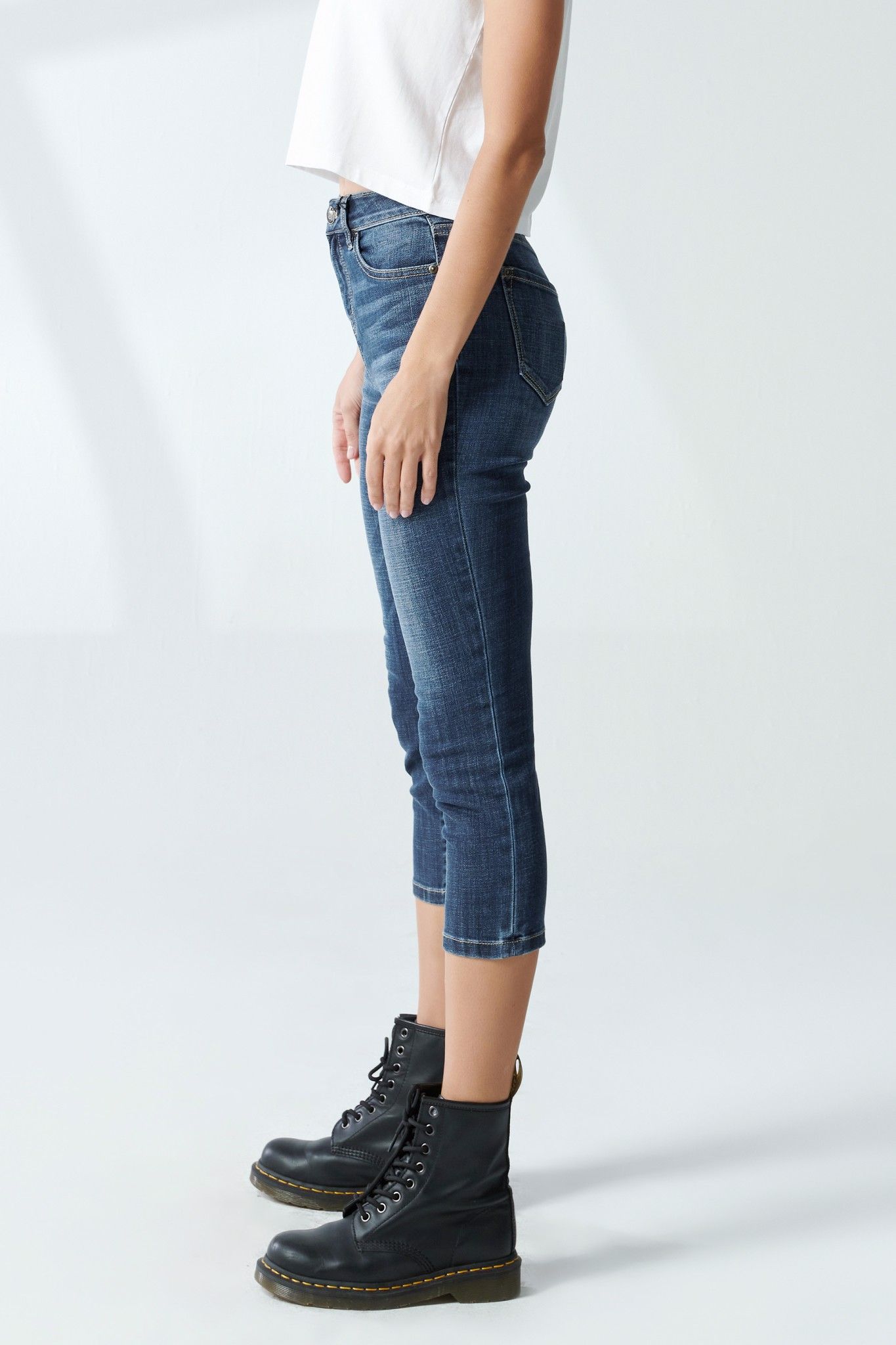 Quần jeans lửng dáng skinny - 220WD2091B2
