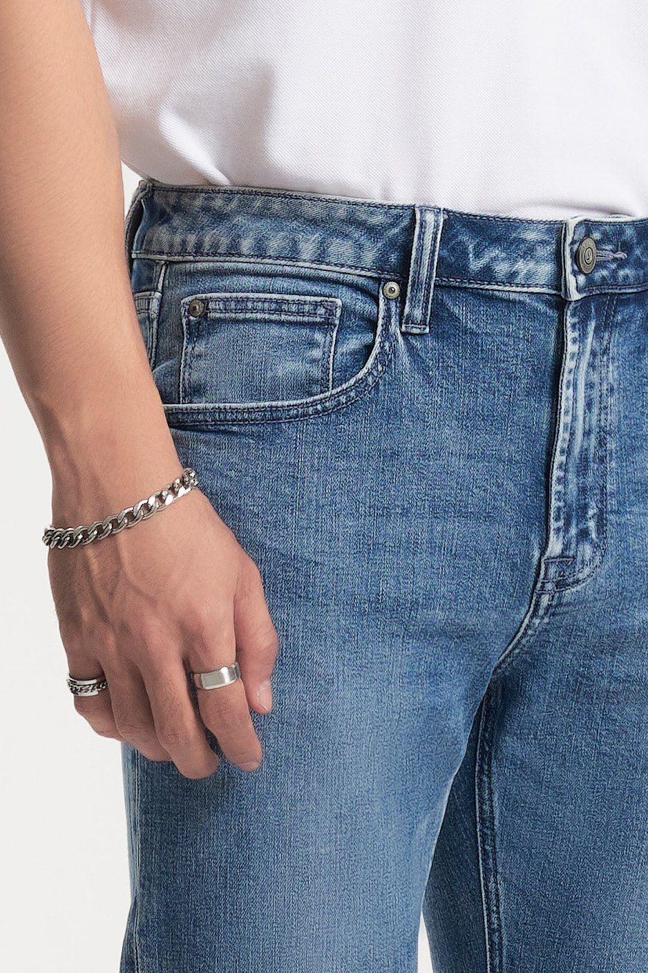 Quần Jeans Nam Dáng Tapered Màu Xanh Sáng. Bright Blue Tapered Men's Jeans - 222MD3089B2