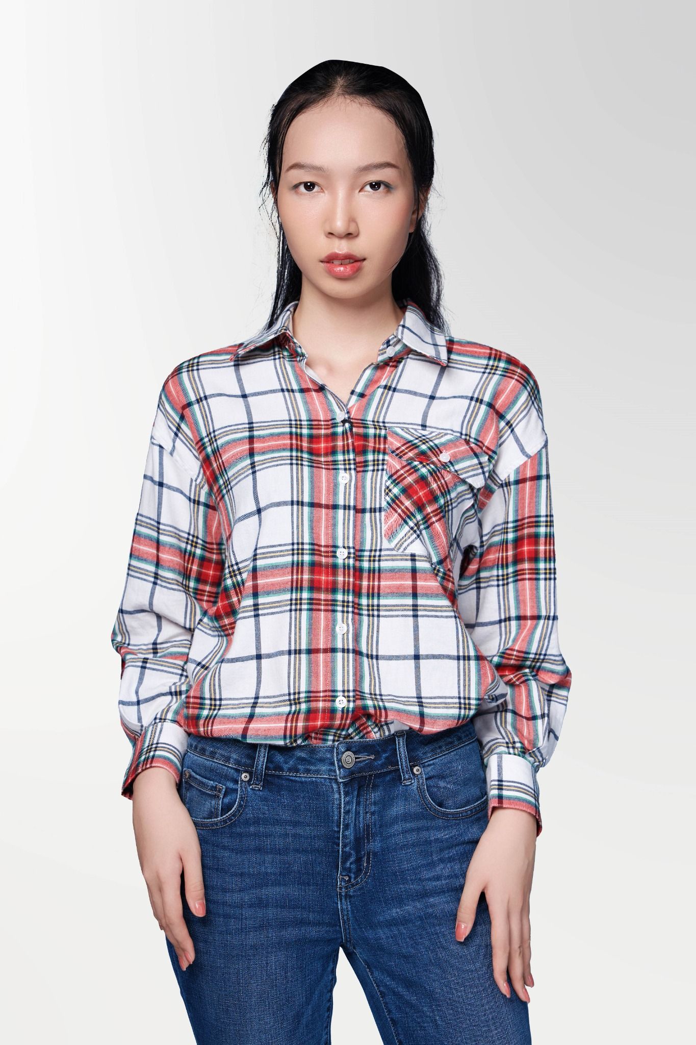 Áo Sơ Mi Nữ Caro Trắng Đỏ Dáng Oversize - Women's Oversized White and Red Caro Shirt - 123WN1034B2630