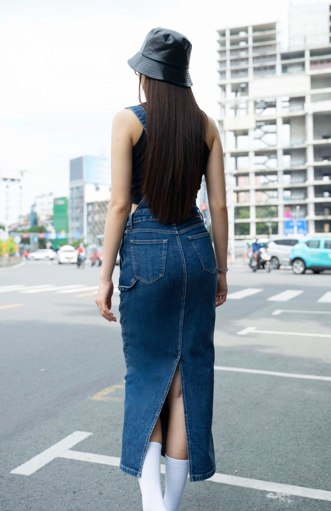 Váy Yếm Suông Dài Xẻ Thân Sau Màu Xanh Đậm - Long Denim Pinafore Dress Dark Blue - 124WD1132B1970