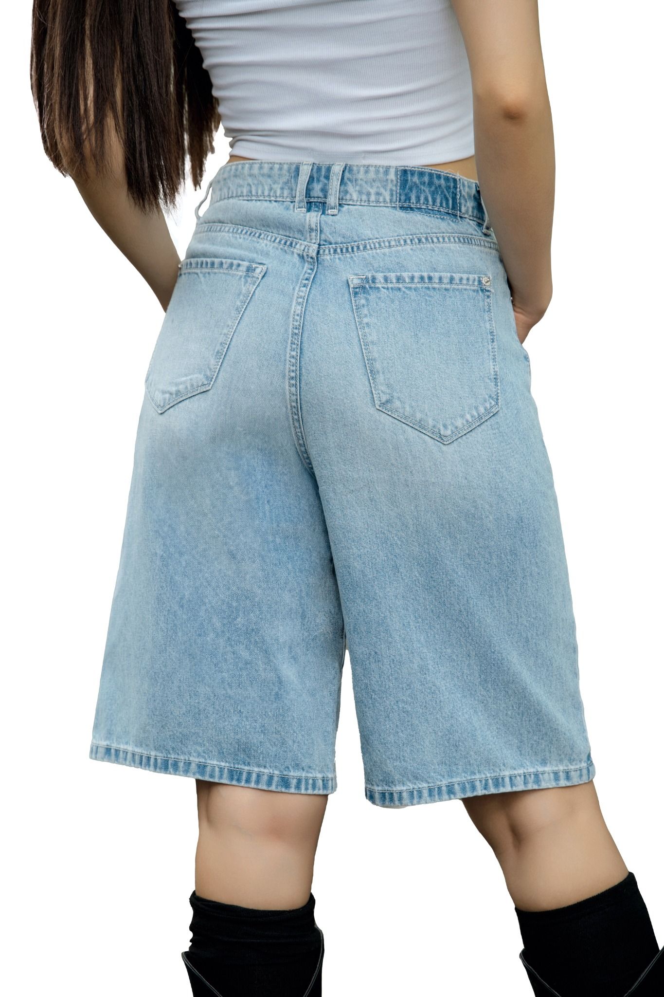 Quần Short Lửng Ống Rộng Màu Xanh Nhạt - Light Blue Women's Wide-Tube Shorts - 224WD1104B1