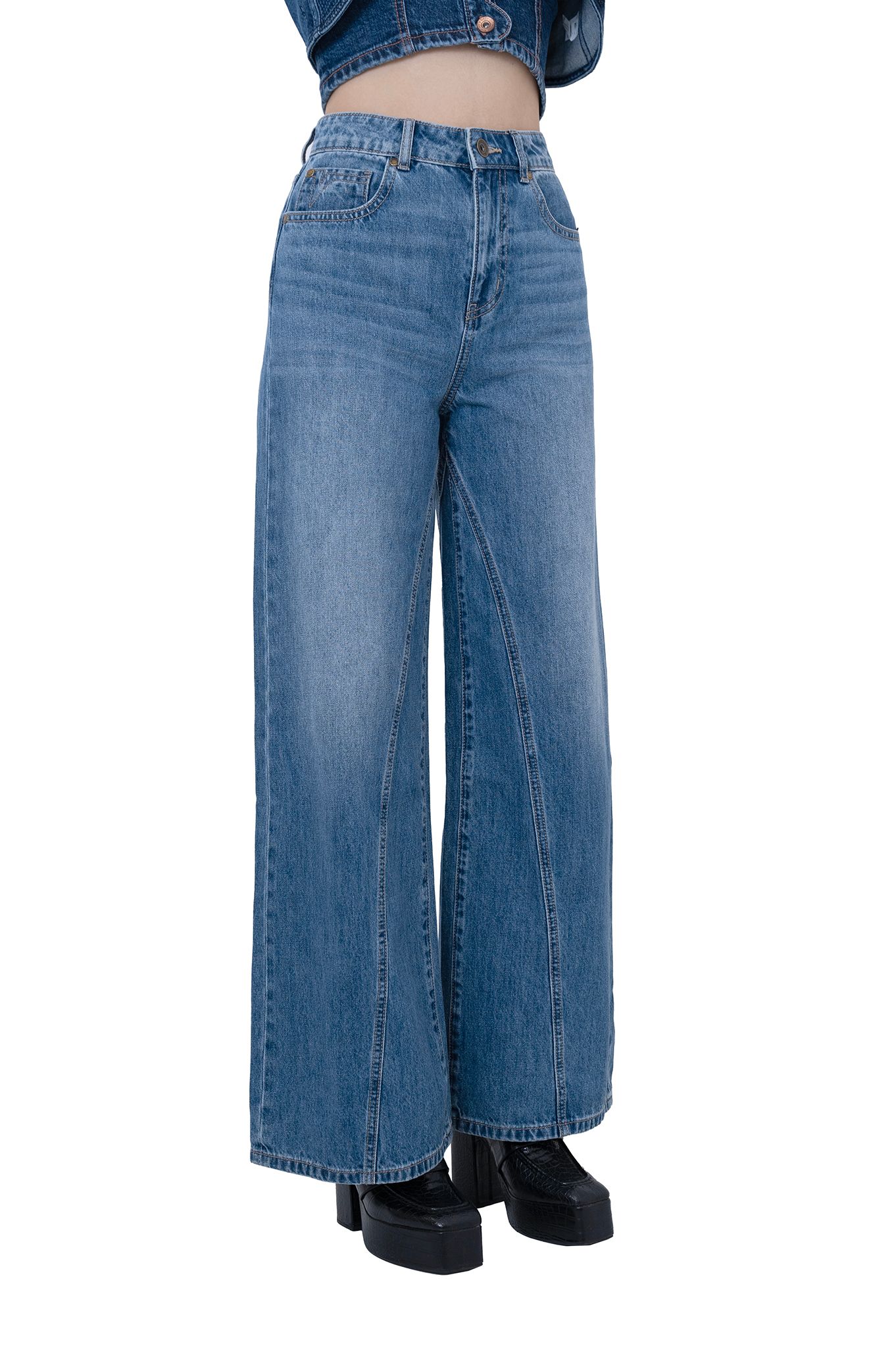 Quần Dài Nữ Dáng Wide Leg Ống Suông Rộng Màu Xanh Nhạt - Light Blue Wide Leg Women's Long Jeans - 124WD2085F2