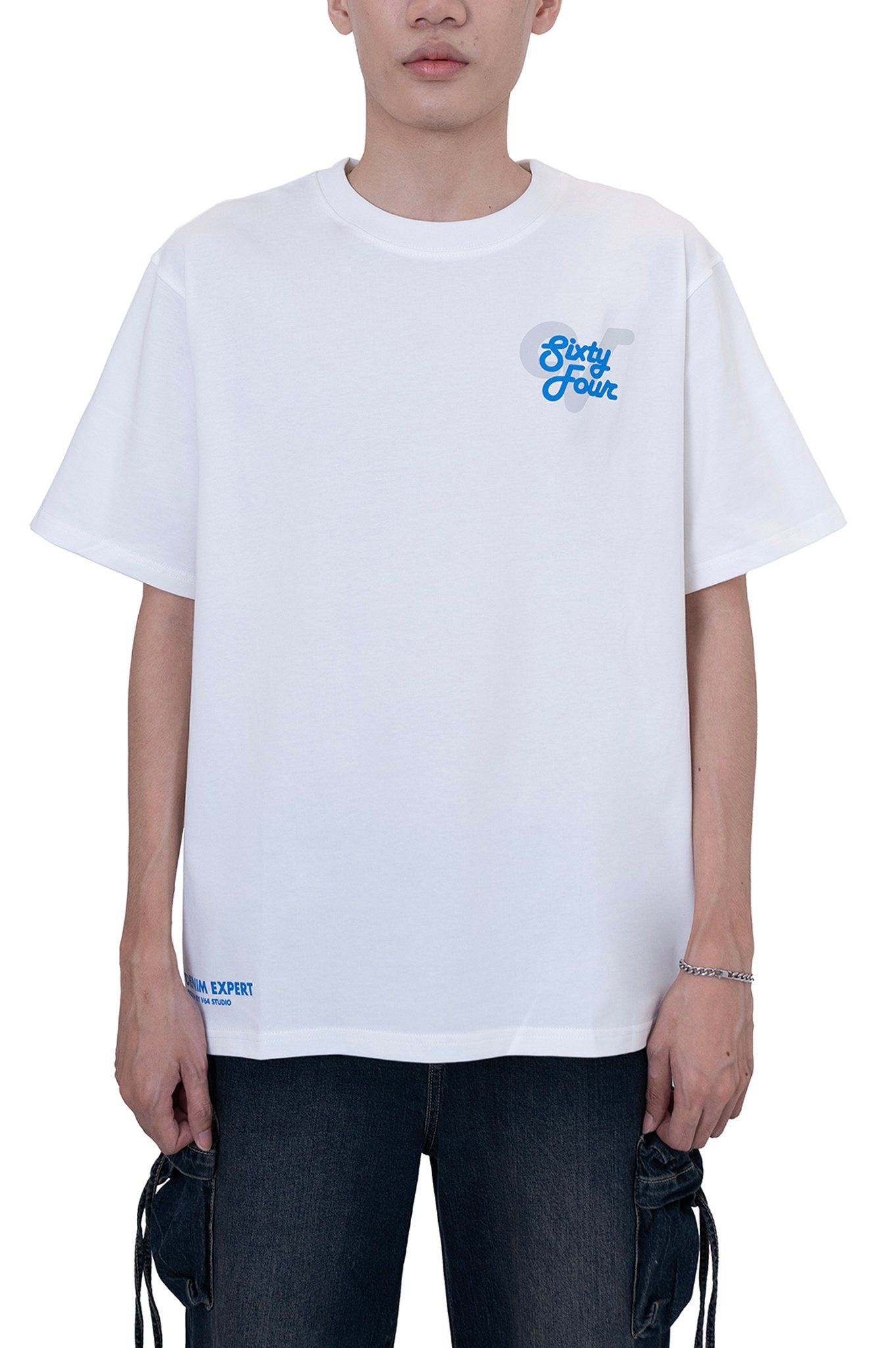 Áo Thun Nam Cotton Màu Trắng Hoạ Tiết Typo V-Sixtyfour - 224MN3023B2100