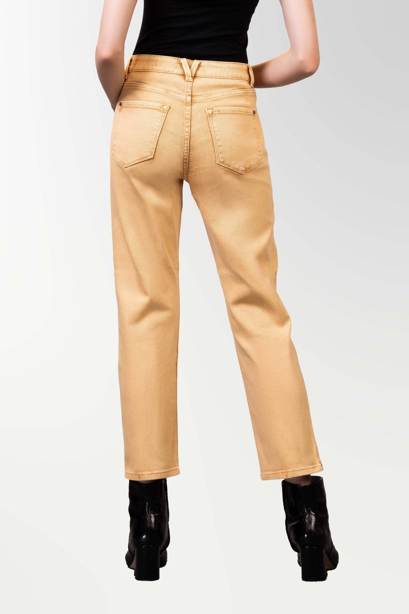 Quần Jeans Nữ Dáng Straight Màu Vàng Cát. Sand Yellow Straight Women's Jeans - 222WN1083F3