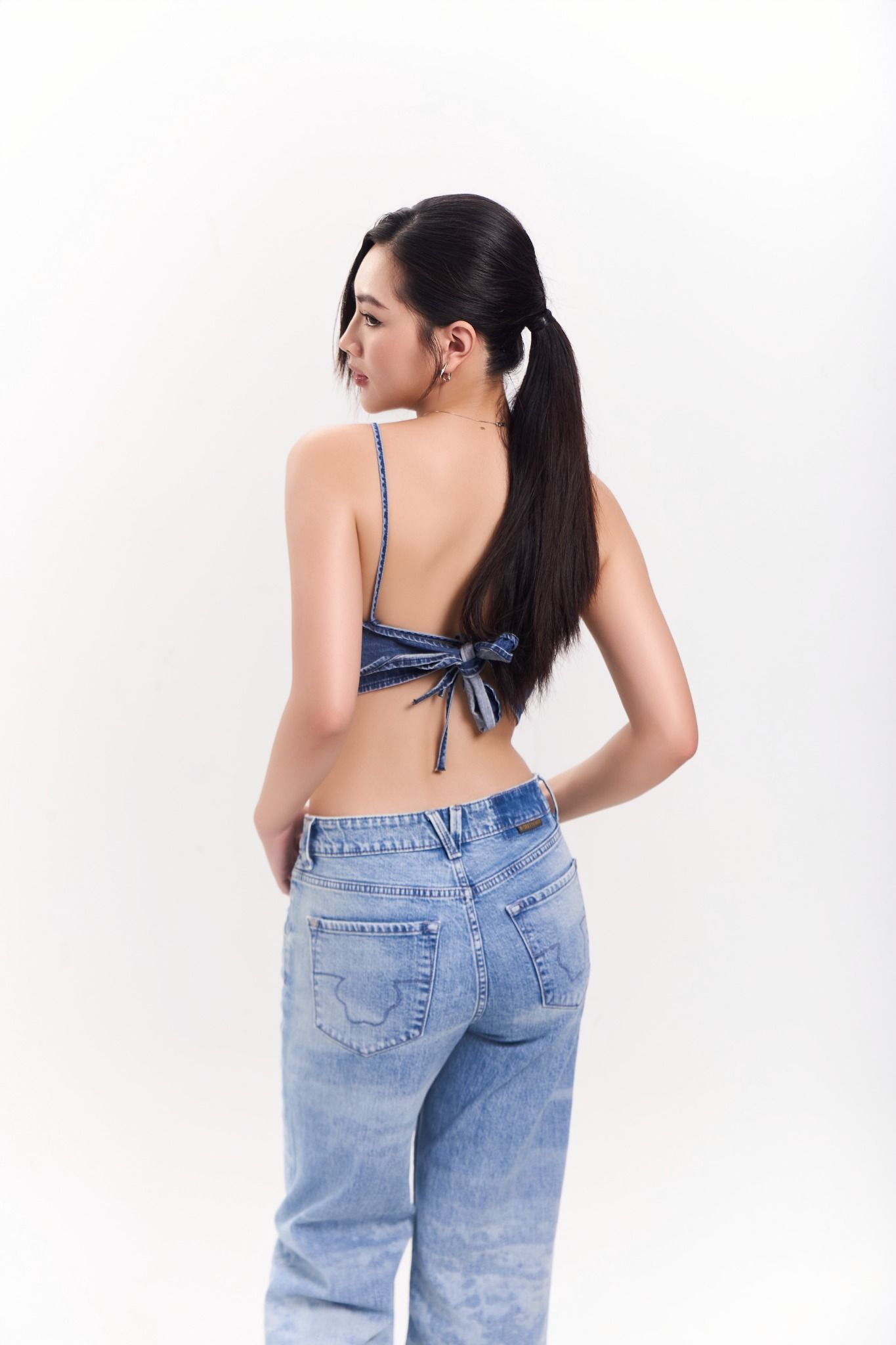 Quần Jeans Nữ Dáng Relax Cách Điệu Túi Trước Laser Mây Trời - 223WD1080F2