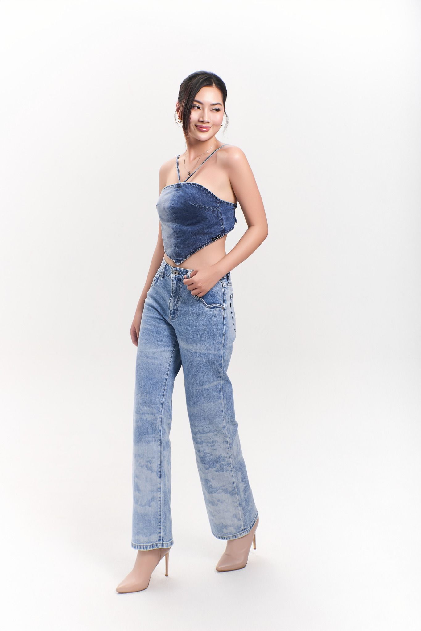 Quần Jeans Nữ Dáng Relax Cách Điệu Túi Trước Laser Mây Trời - 223WD1080F2