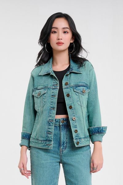 Áo Khoác Denim Nữ Dáng Rộng Dài Tay Nhuộm Xanh. Wide Fit Long Sleeve Denim Jacket in Blue Wash - 122WD1044F3350