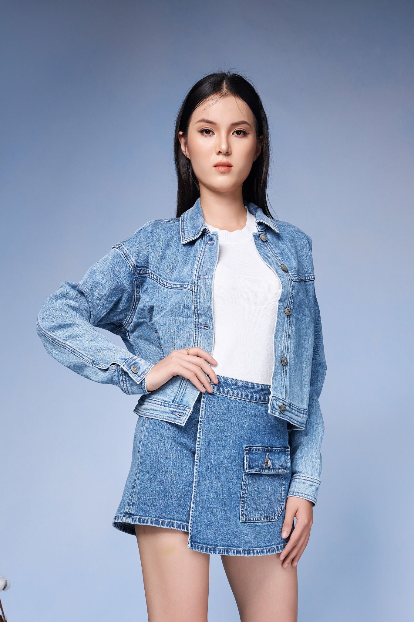 Áo Khoác Nữ Denim Dáng Rộng Kiểu Vasity - Varsity Women's Loose Denim Jacket. 222WD1044B1910