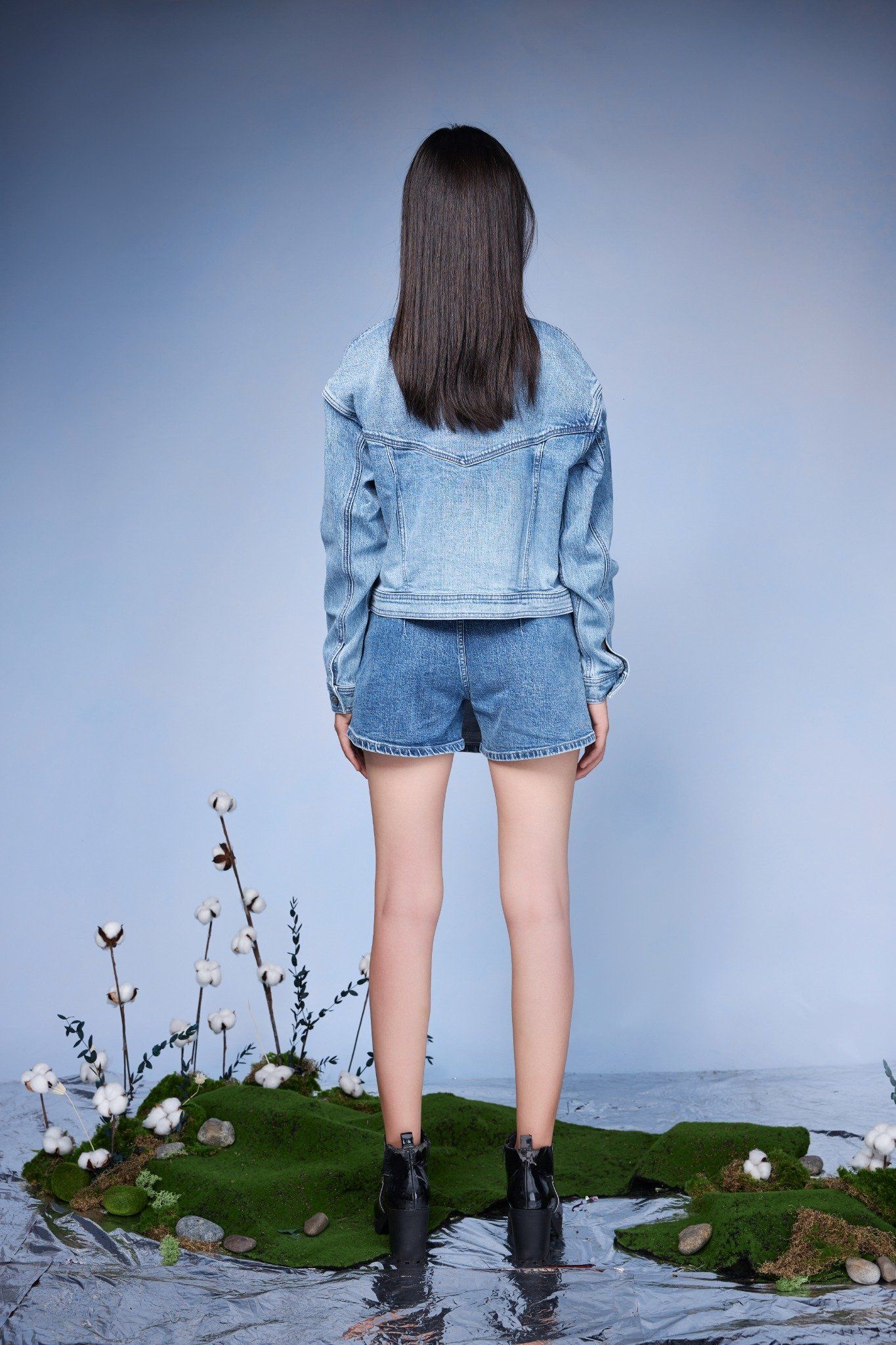 Áo Khoác Nữ Denim Dáng Rộng Kiểu Vasity - Varsity Women's Loose Denim Jacket - 222WD1044B1910