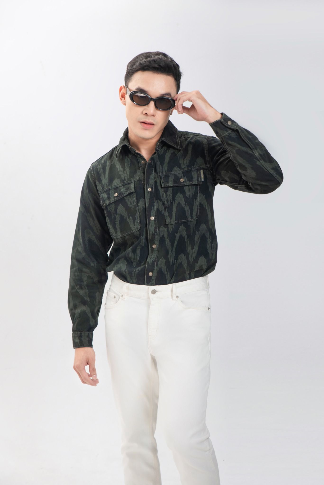 Áo Sơ Mi Denim Laser Họa Tiết Sóng Nước. Laser Shirt with Water Wave Pattern - 124MD3039F2