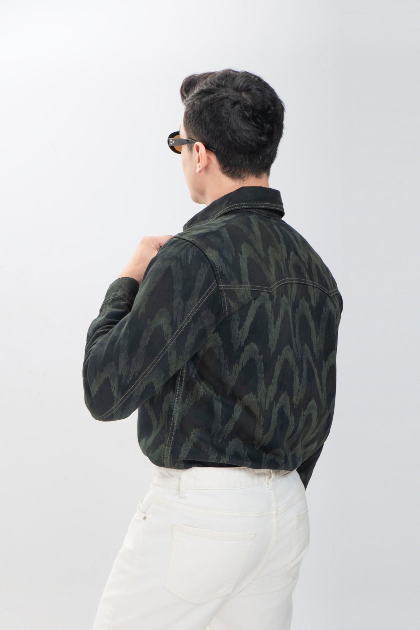 Áo Sơ Mi Denim Laser Họa Tiết Sóng Nước. Laser Shirt with Water Wave Pattern - 124MD3039F2