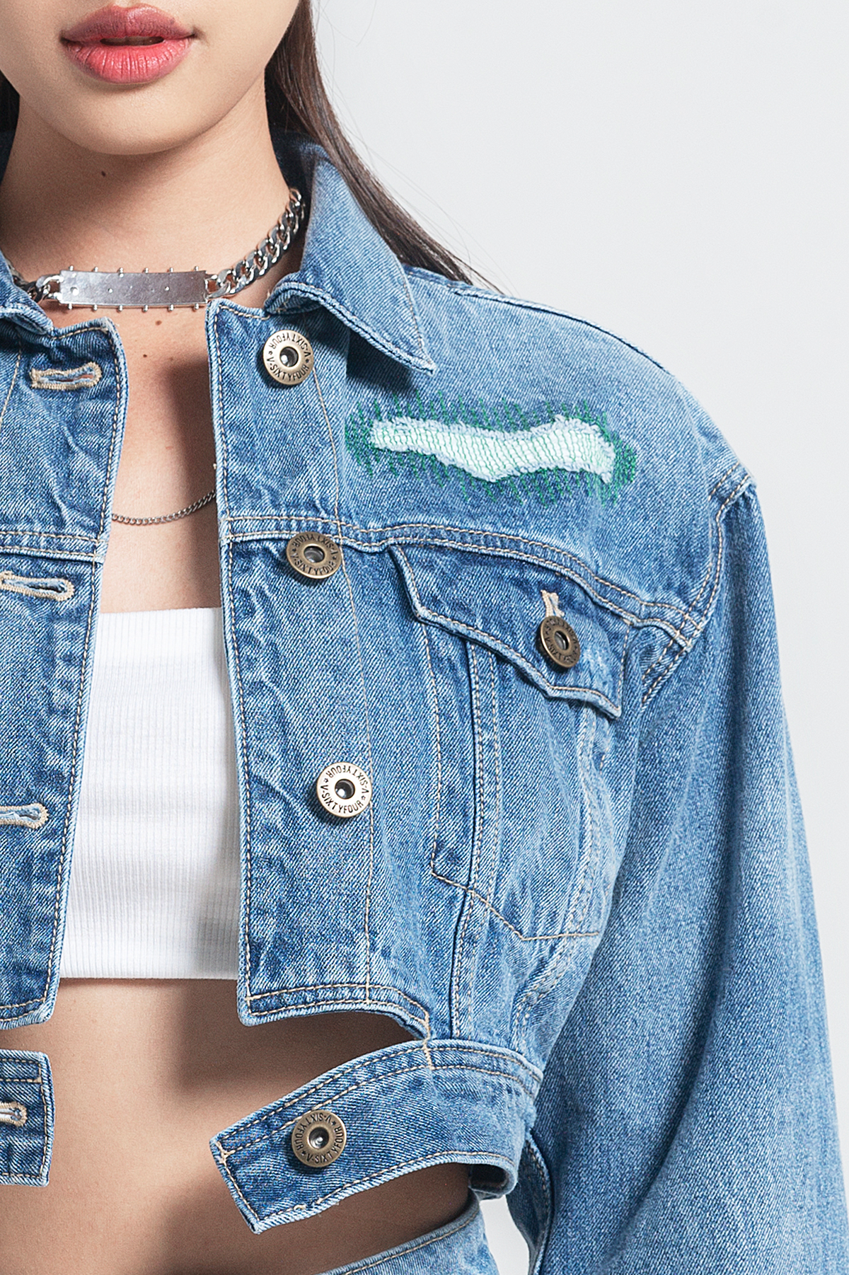 Áo Khoác Denim Thêu Zigzag. Zigzag Distressed Denim Jacket - 121WD1044A1