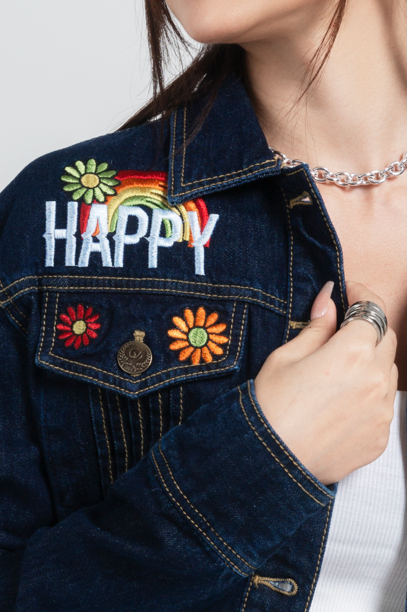 Áo Khoác Denim Thêu Happy. 'Happy' Embroidered Denim Jacket - 121WD1044A4