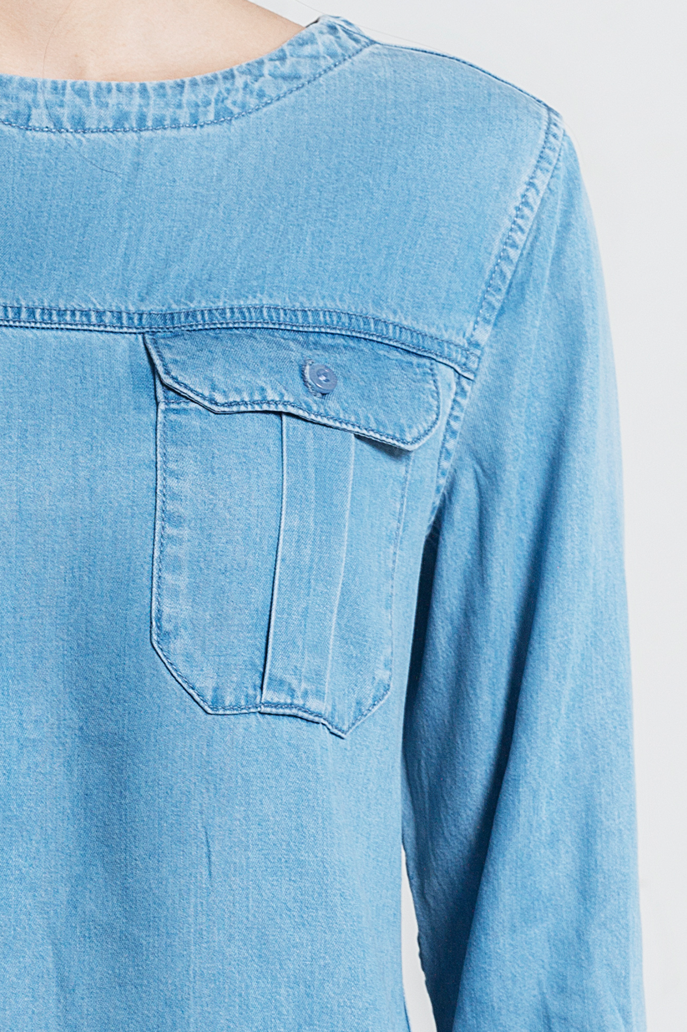 Áo Kiểu Nữ Cổ Thuyền Túi Xếp Ly. Tencel Shirt - 121WD2032F1