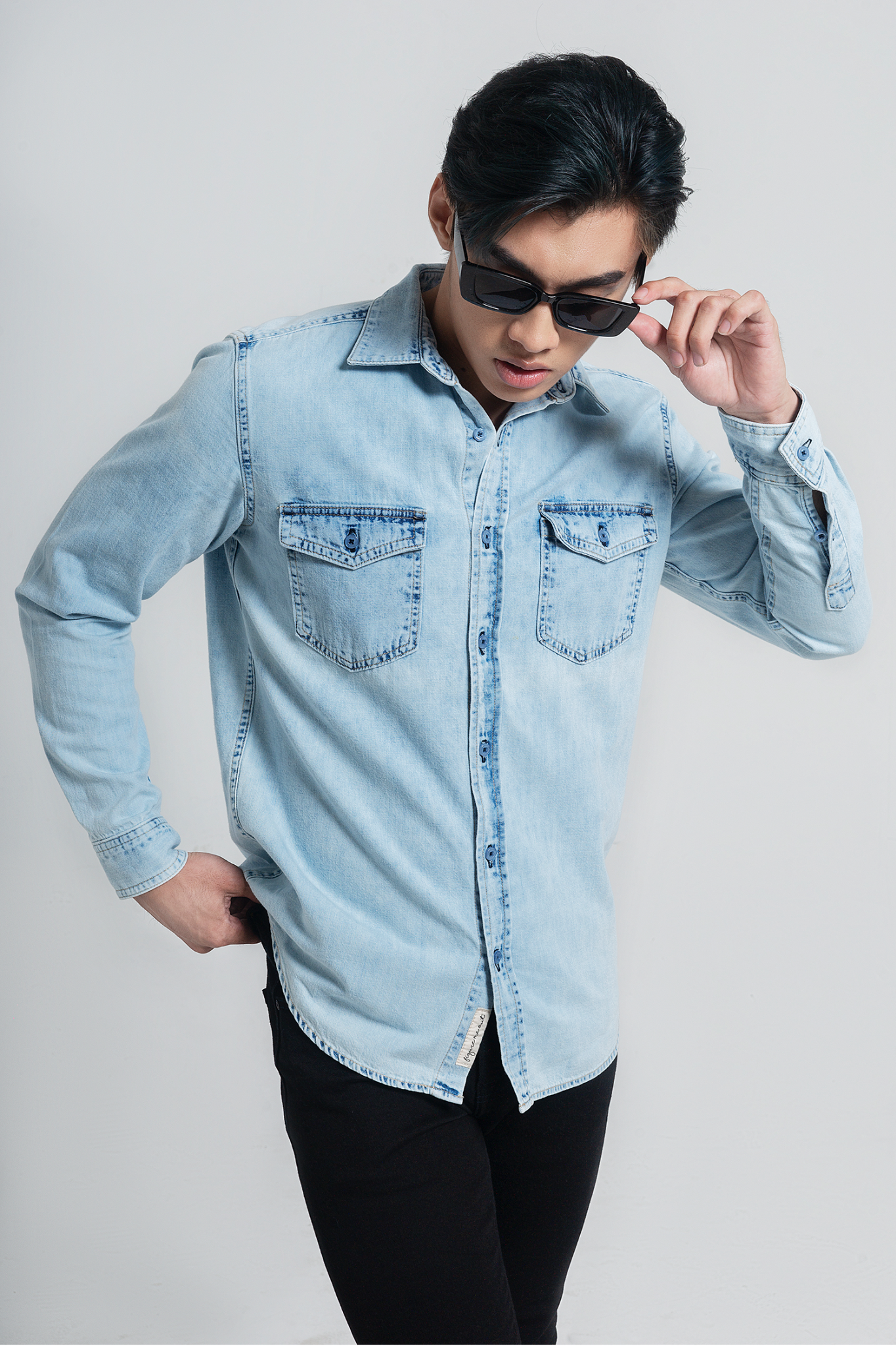 Áo Sơ Mi Denim Dáng Suông Vừa. Slim Bleached Denim Shirt - 121MD4034F5910