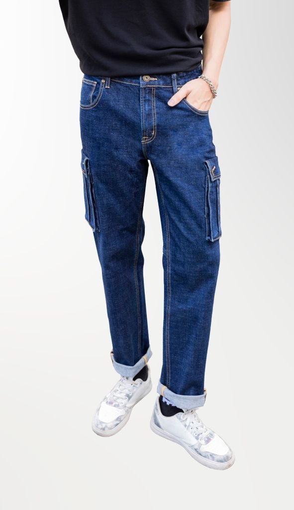 Quần Jeans Nam Túi Hộp Dáng Straight Màu Xanh Đại Dương. Ocean Blue Cargo Denim Pants - 222MD3083F1