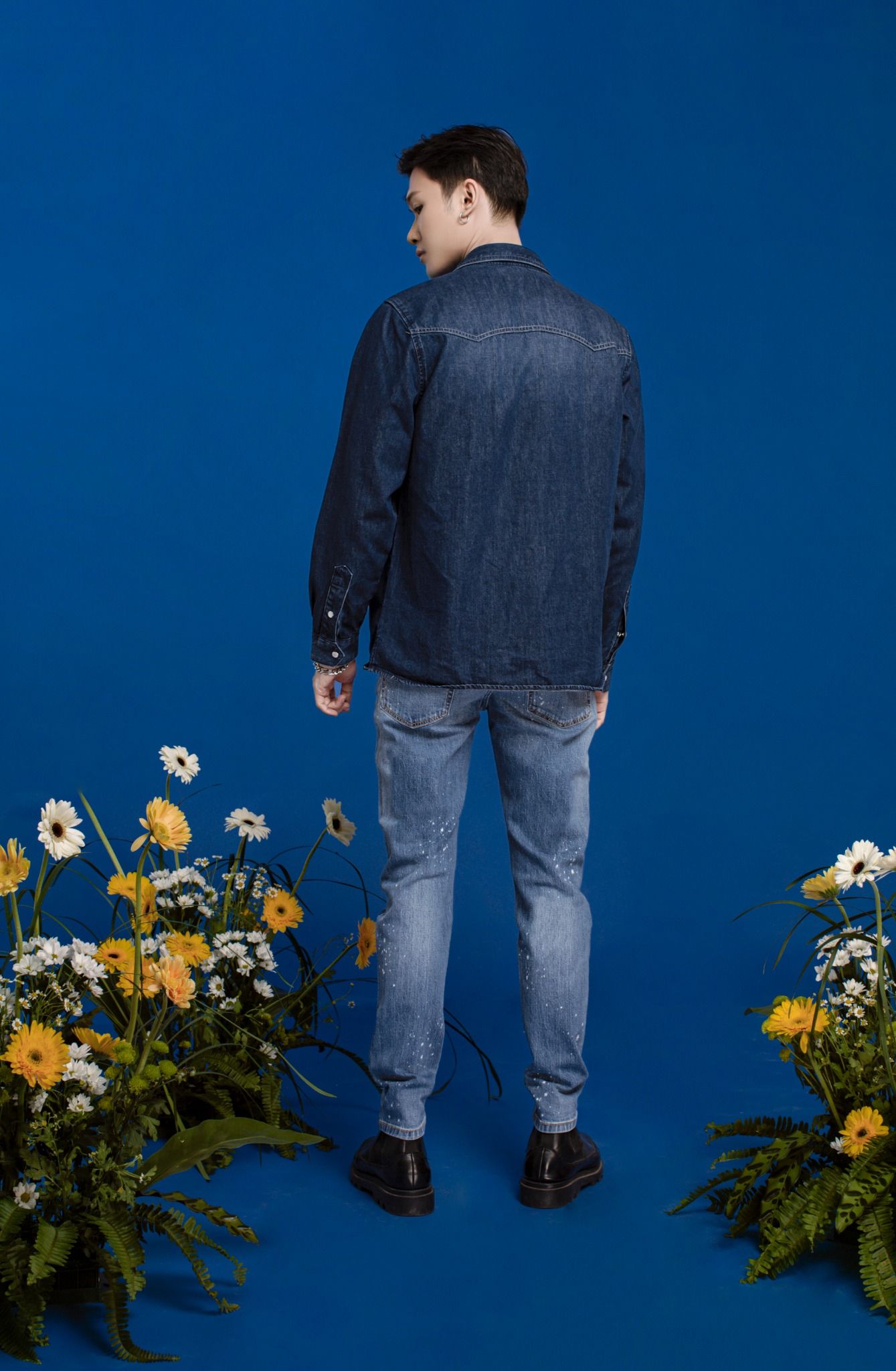 Sơ Mi Denim Đắp Biker May Dập Tạo Ly - Denim Biker Patched Shirt - 222MD4039F1